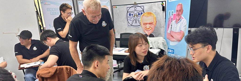 Bild von Uwe und Seminar-Teilnehmers